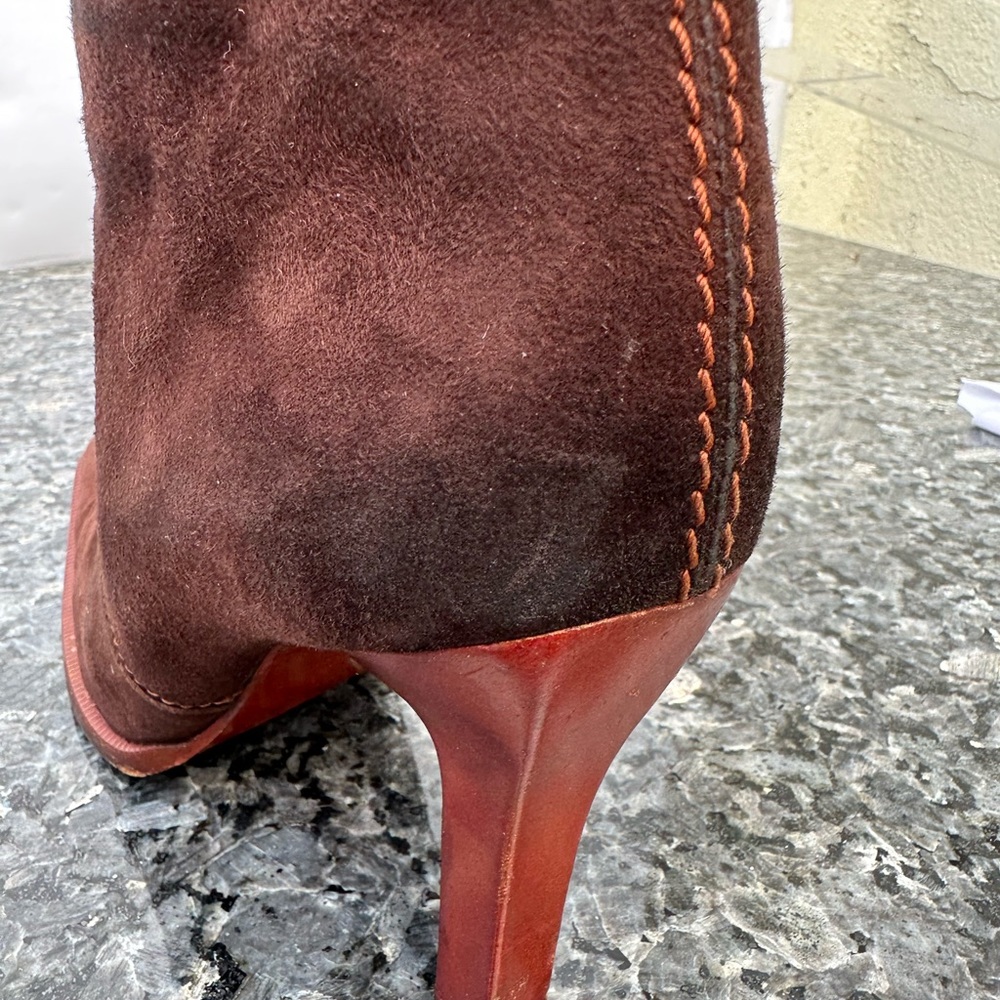 Tods Brown Suede Ankle Heeled Booties Women’s Size 8.5 - Picture 8 of 12